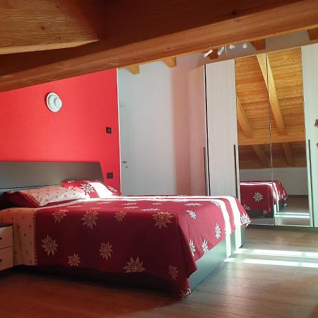 Casa Vacanza Lo Nano Fenis Eksteriør bilde