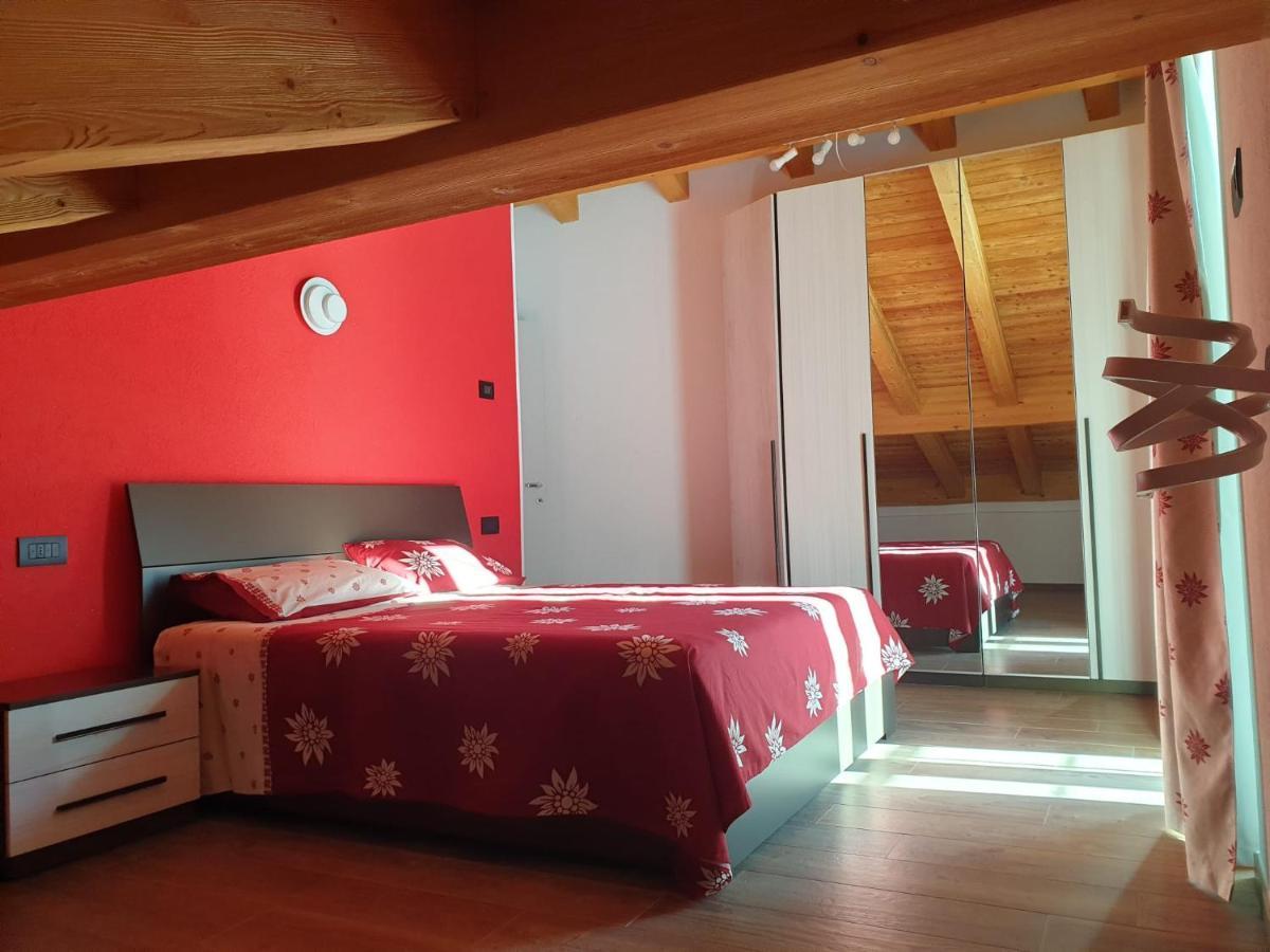 Casa Vacanza Lo Nano Fenis Eksteriør bilde