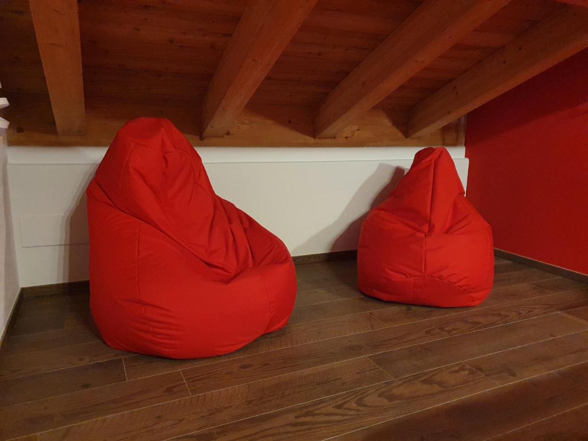 Casa Vacanza Lo Nano Fenis Eksteriør bilde