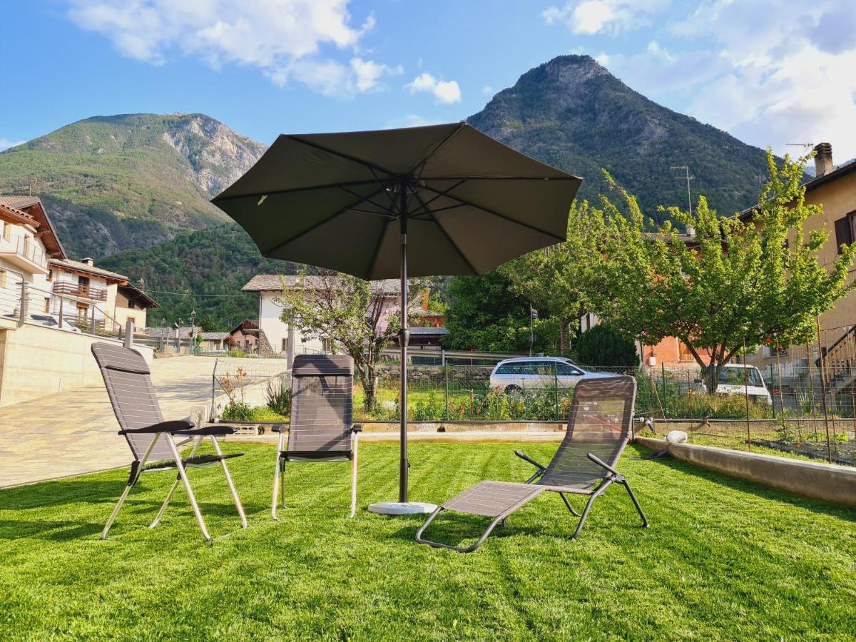 Casa Vacanza Lo Nano Fenis Eksteriør bilde